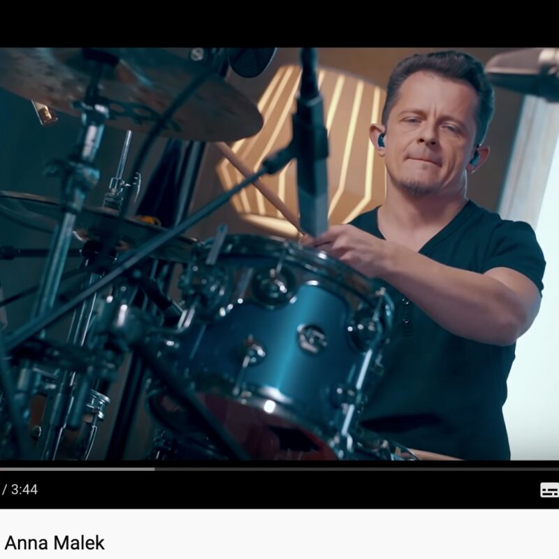 Anna Malek – Colorful Revolution